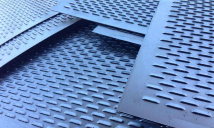 Fish scale hole perforated sheet product display