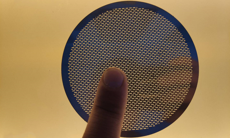 304 Microporous plate display