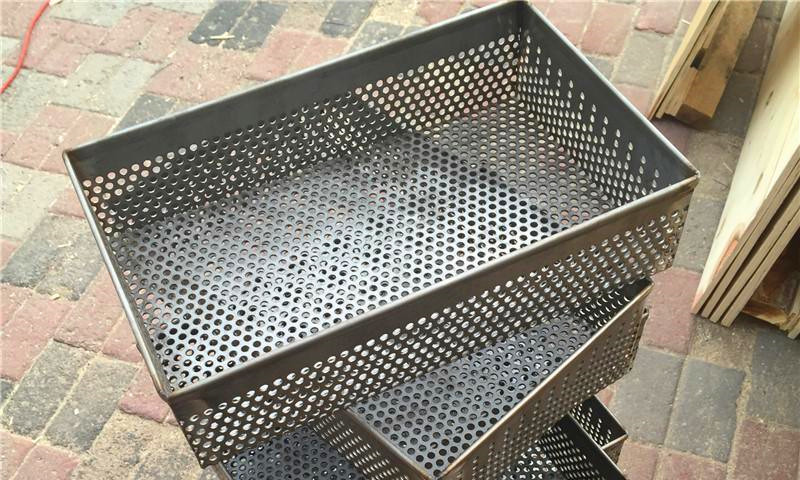 perforate Ore screen plate