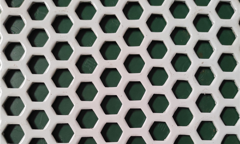 Hexagonal perforated plate