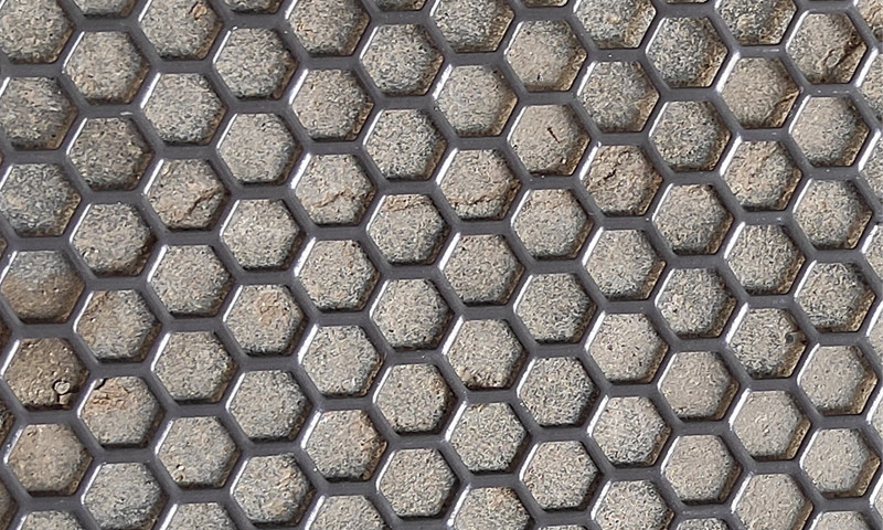 Hexagonal perforated plate