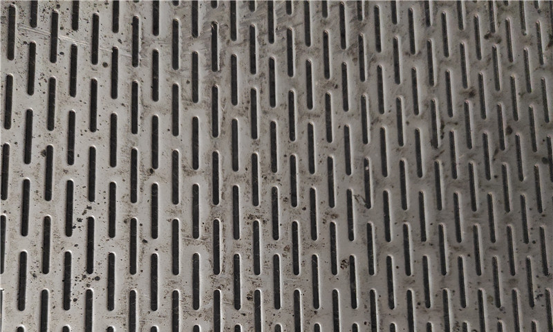 Waist-shaped perforated plate