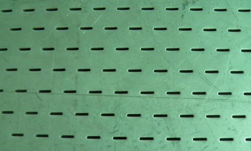 Perforated cooling plate