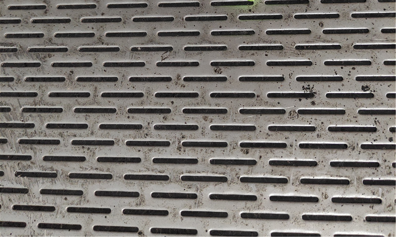 Slotted hole Perforated iron plate