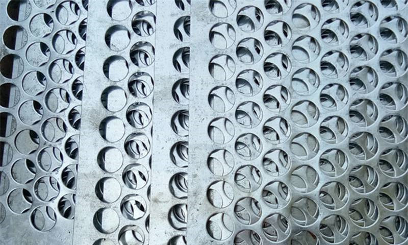 Zinc coated perforated sheet