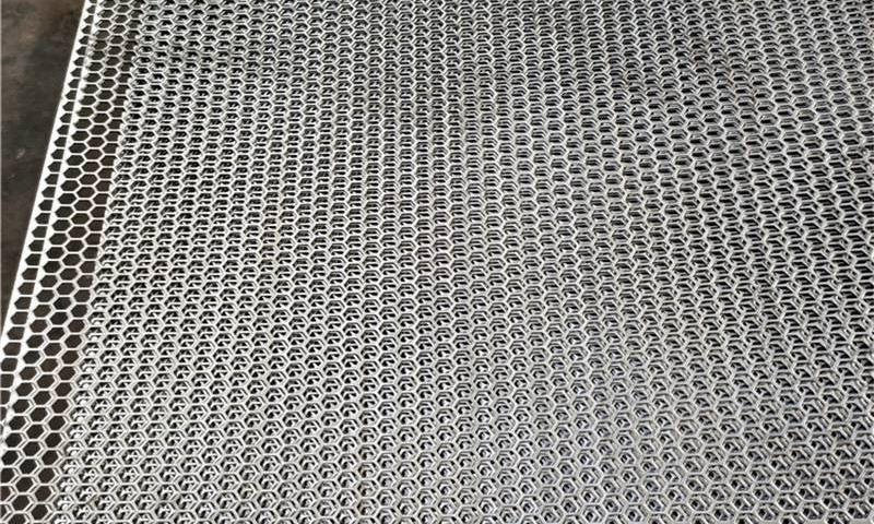 Stainless steel perforated sheet