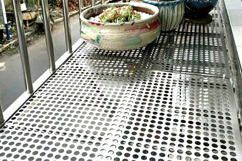 Stainless steel round hole mesh plate