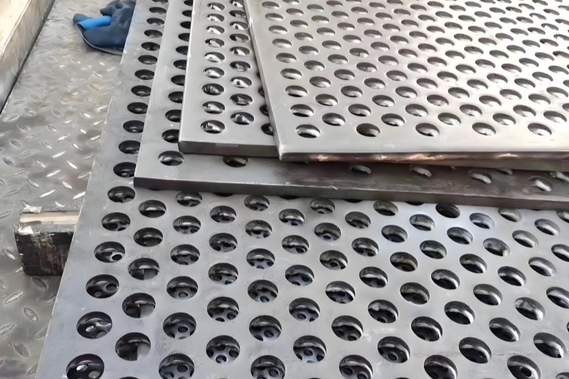 Heavy Duty Perforated Screens